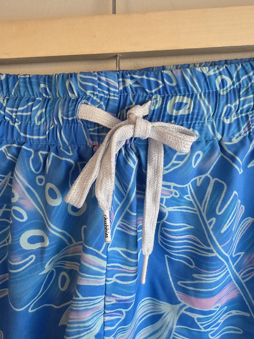 Chubbies Blue Pink Monstera Tropical Swim Trunks M 5.5" Inseam - Picture 4 of 11
